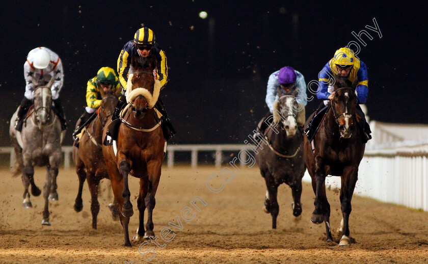 Zoffany-Bay-0002 
 ZOFFANY BAY (left, Kieran O'Neill) beats FINTECH (right) in The Bet toteWIN At betfred.com Handicap Chelmsford 7 Dec 2017 - Pic Steven Cargill / Racingfotos.com