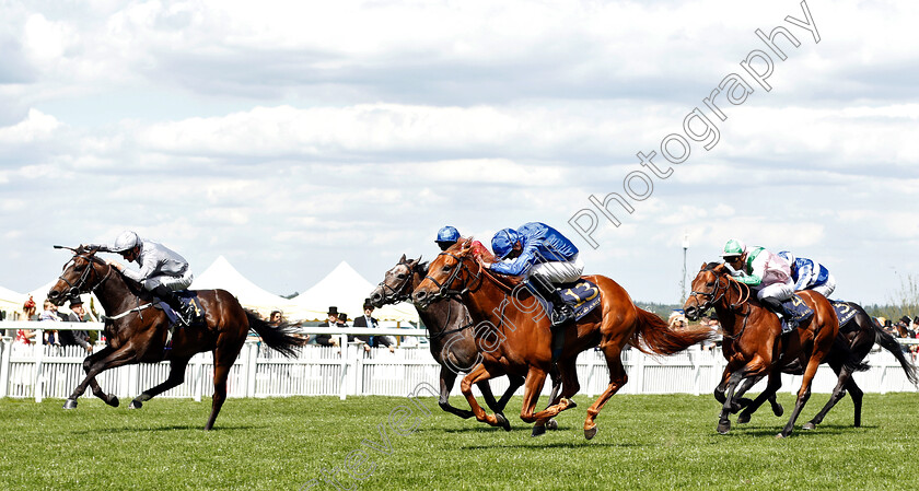 Space-Traveller-0001 
 SPACE TRAVELLER (Daniel Tudhope) beats SPACE BLUES (centre) in The Jersey Stakes
Royal Ascot 22 Jun 2019 - Pic Steven Cargill / Racingfotos.com