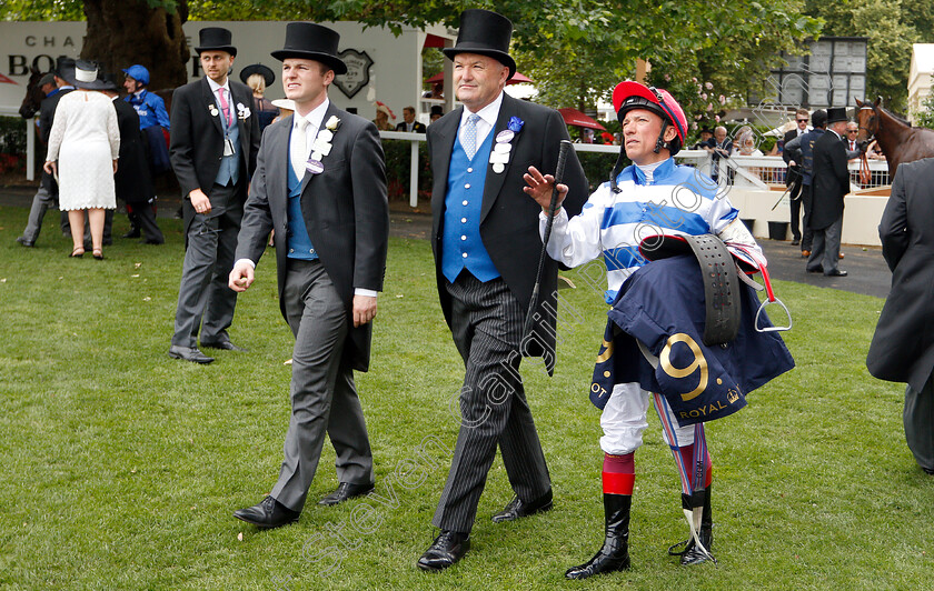 Frankie-Dettori-0001 
 Frankie Dettori with David Hayes and Ben Hayes after the run of REDKIRK WARRIOR in The Diamond Jubilee Stakes
Royal Ascot 23 Jun 2018 - Pic Steven Cargill / Racingfotos.com