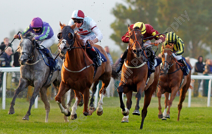 Hard-Solution-and-Knockabout-Queen-0001 
 HARD SOLUTION (left, Adam Kirby) with KNOCKABOUT QUEEN (right, Tom Marquand) 
Yarmouth 14 Jul 2021 - Pic Steven Cargill / Racingfotos.com