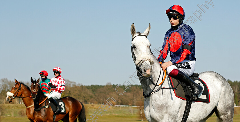 Ripper-Roo-0002 
 RIPPER ROO (Aidan Coleman) before winning The Mansionbet App Maiden Hurdle
Market Rasen 19 Apr 2021 - Pic Steven Cargill / Racingfotos.com