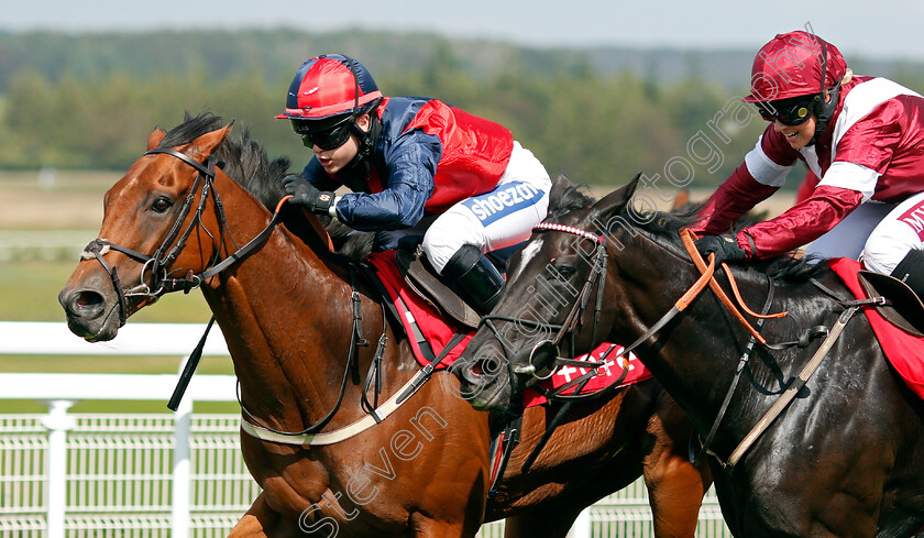 Zlatan-0005 
 ZLATAN (left, Sophie Smith) beats LUNA MAGIC (right) in The Tote Placepot First Bet Of The Day Amateur Jockeys Handicap
Goodwood 29 Aug 2021 - Pic Steven Cargill / Racingfotos.com