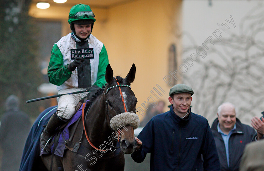 Vinndication-0008 
 VINNDICATION (Sean Bowen) after The Rosling King British EBF National Hunt Novices Hurdle Ascot 20 Jan 2018 - Pic Steven Cargill / Racingfotos.com