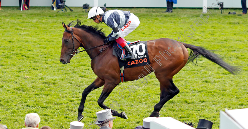 Piz-Badile-0001 
 PIZ BADILE (Frankie Dettori)
Epsom 4 Jun 2022 - Pic Steven Cargill / Racingfotos.com