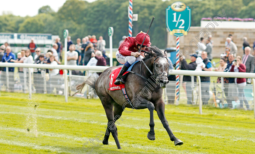 Roaring-Lion-0006 
 ROARING LION (Oisin Murphy) wins The Betfred Dante Stakes York 17 May 2018 - Pic Steven Cargill / Racingfotos.com