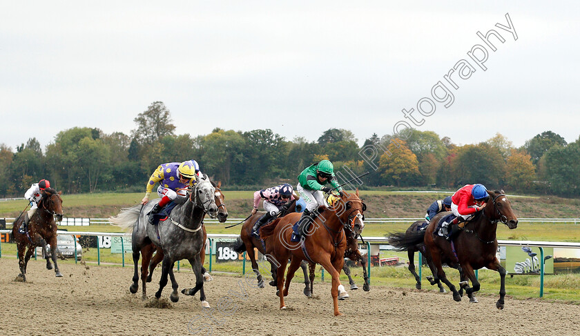 Bamako-De-Chatelet-0001 
 BAMAKO DU CHATELET (left, Fran Berry) beats VOLUMINOUS (right) and TWISTER (centre) in The 188bet Mobile Bet10 Get20 Handicap
Lingfield 4 Oct 2018 - Pic Steven Cargill / Racingfotos.com