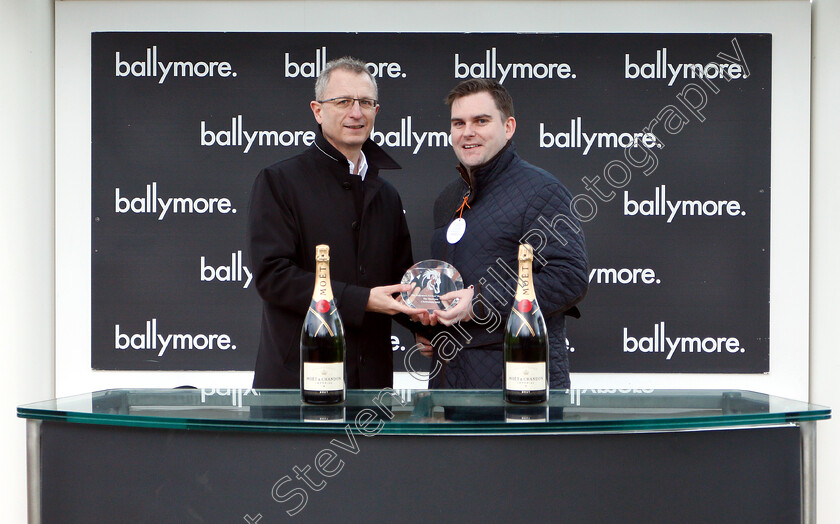 Canardier-0010 
 Presentation for The Ballymore Novices Hurdle won by CANARDIER
Cheltenham 26 Oct 2018 - Pic Steven Cargill / Racingfotos.com