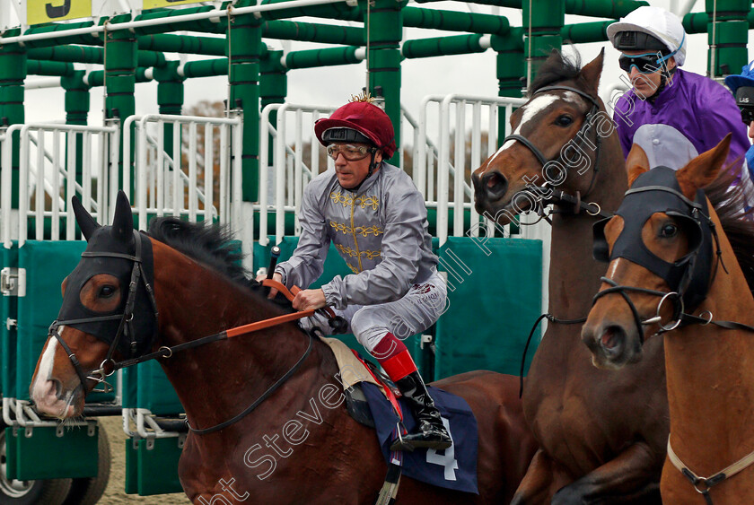 Toast-Of-New-York-0006 
 TOAST OF NEW YORK (Frankie Dettori) from the stalls on his way to winning The Betway Conditions Stakes Lingfield 6 Dec 2017 - Pic Steven Cargill / Racingfotos.com