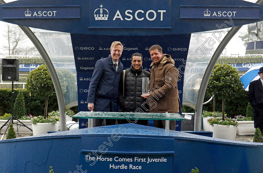 Nayati-0009 
 Presentation for The Horse Comes First Juvenile Hurdle Ascot 20 Jan 2018 - Pic Steven Cargill / Racingfotos.com