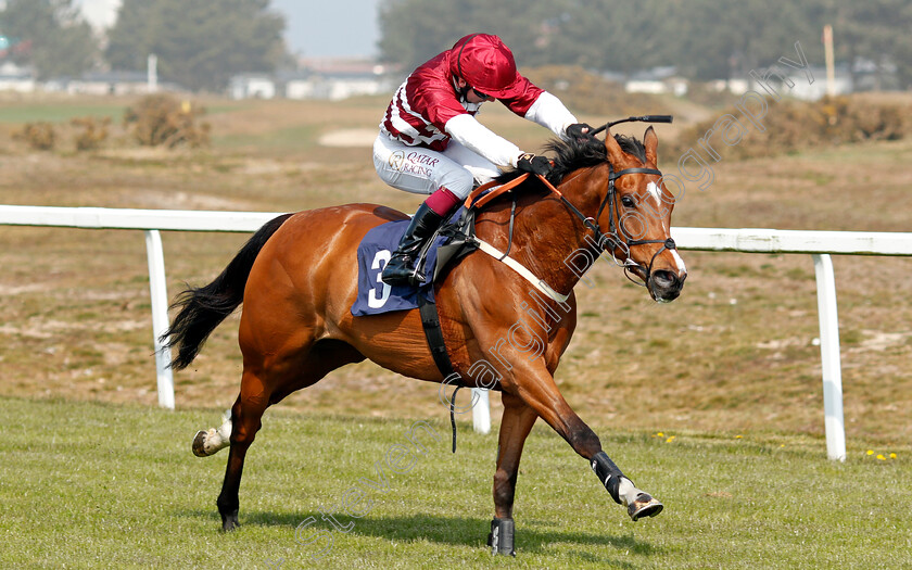 The-City s-Phantom-0003 
 THE CITY'S PHANTOM (Oisin Murphy) wins The Quinnbet 25% Back As A Free Bet Handicap
Yarmouth 20 Apr 2021 - Pic Steven Cargill / Racingfotos.com