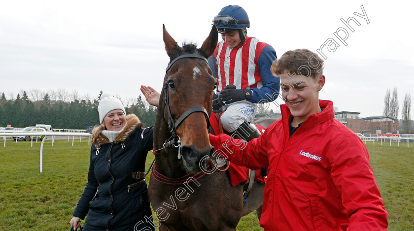 De-Rasher-Counter-0021 
 DE RASHER COUNTER (Ben Jones) with Emma Lavelle after The Ladbrokes Trophy Handicap Chase
Newbury 30 Nov 2019 - Pic Steven Cargill / Racingfotos.com