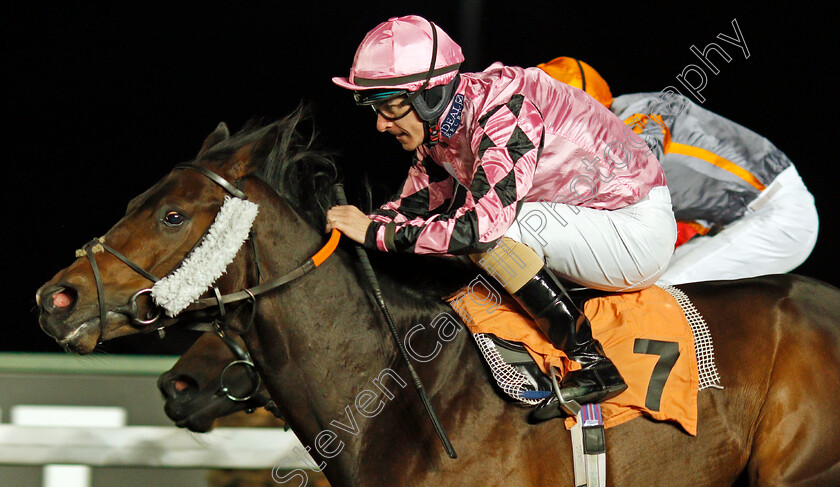 Fools-Rush-In-0002 
 FOOLS RUSH IN (Richard Kingscote) wins The Unibet 3 Uniboosts A Day Nursery
Kempton 25 Nov 2020 - Pic Steven Cargill / Racingfotos.com