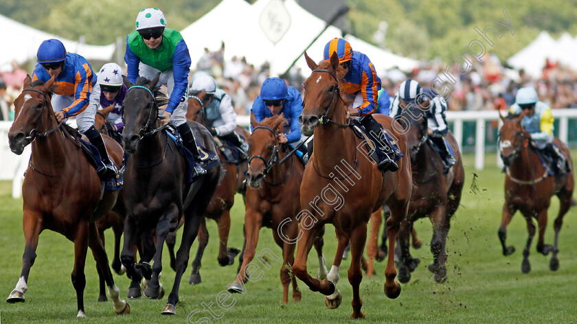 Fairy-Godmother-0002 
 FAIRY GODMOTHER (right, Ryan Moore) beats SIMMERING (centre) and HEAVENS GATE (left) in The Albany Stakes
Royal Ascot 21 Jun 2024 - Pic Steven Cargill / Racingfotos.com