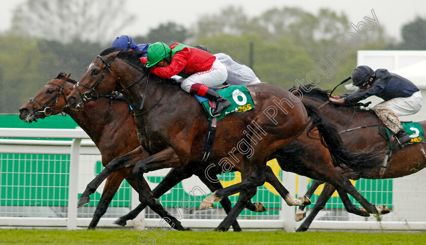 Sevenna-Star-0007 
 SEVENNA STAR (Frankie Dettori) beats ISPOLINI (farside) in The Bet365 Classic Trial Sandown 27 Apr 2018 - Pic Steven Cargill / Racingfotos.com