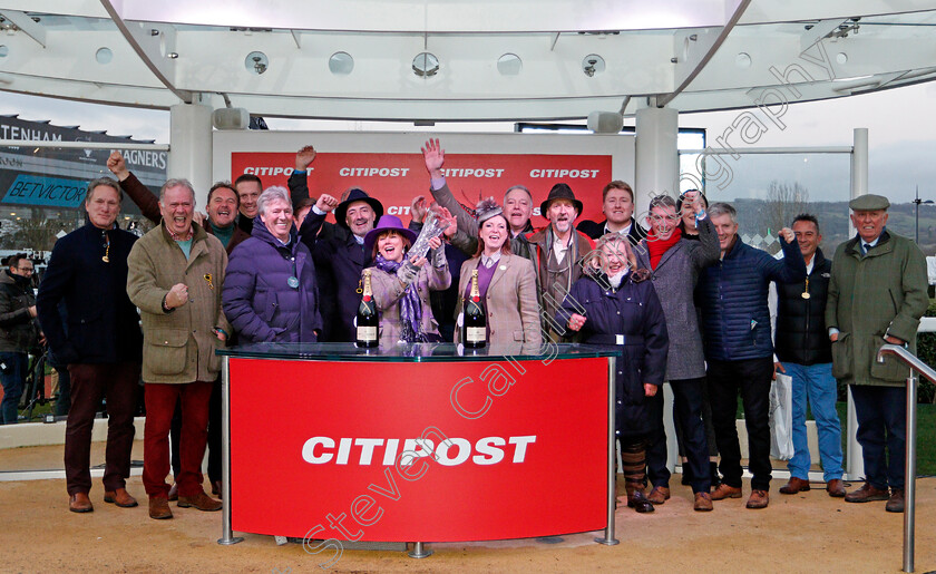 Goodbye-Dancer-0005 
 Presentation to The Noel Fehily Racing Syndicate for The Citipost Handicap Hurdle won by GOODBYE DANCER
Cheltenham 13 Dec 2019 - Pic Steven Cargill / Racingfotos.com