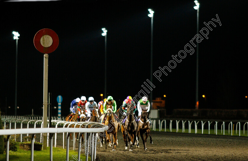 Kempton-0001 
 Racing under the floodlights
Kempton 12 Dec 2018 - Pic Steven Cargill / Racingfotos.com