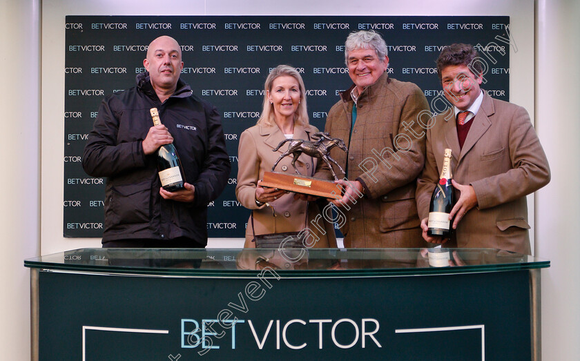 Speedo-Boy-0008 
 Presentation to Paul Williams and Ian Williams for The BetVictor Intermediate Handicap Hurdle by SPEEDO BOY
Cheltenham 17 Nov 2018 - Pic Steven Cargill / Racingfotos.com