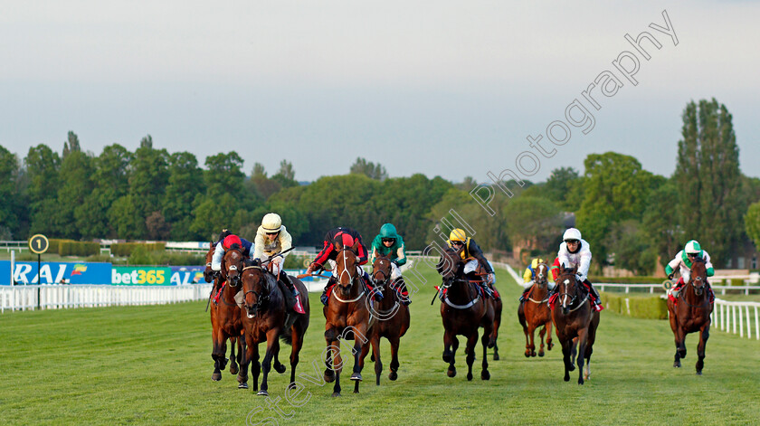 Coul-Kat-0001 
 COUL KAT (centre, Ben Curtis) beats FINAL WATCH (left) in The Coral Supporting Prostate Cancer Handicap
Sandown 27 May 2021 - Pic Steven Cargill / Racingfotos.com