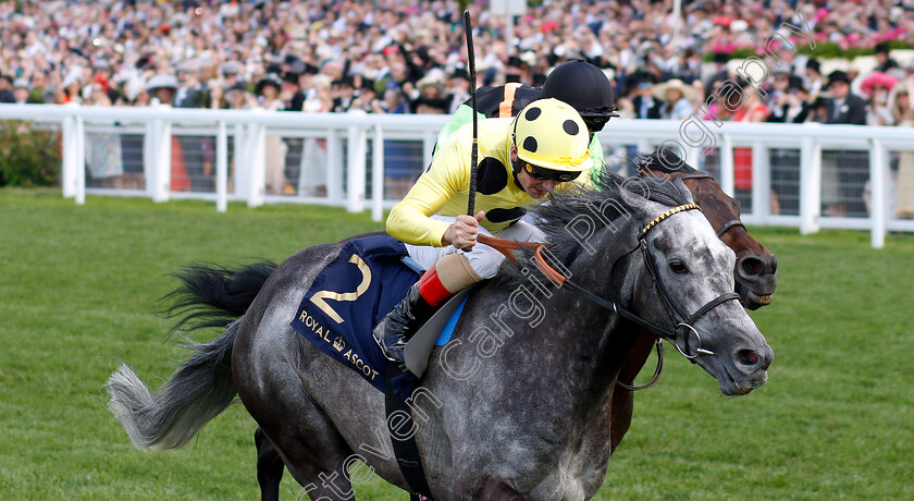 Defoe-0005 
 DEFOE (Andrea Atzeni) wins The Hardwicke Stakes
Royal Ascot 22 Jun 2019 - Pic Steven Cargill / Racingfotos.com