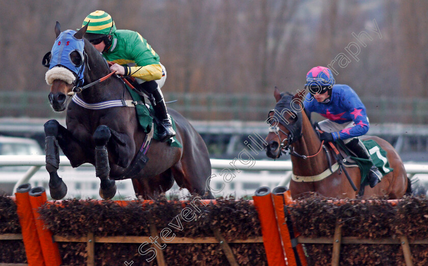 Rayvin-Black-0001 
 RAYVIN BLACK (Thomas Garner) Cheltenham 1 Jan 2018 - Pic Steven Cargill / Racingfotos.com