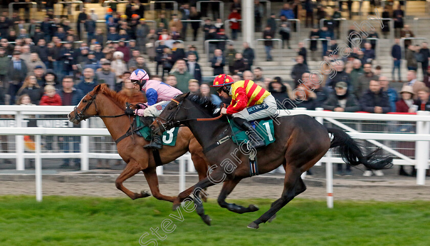 Fortune-De-Mer-0001 
 FORTUNE DE MER (Harry Skelton) beats BLOCK ROCKIN BEATS (right) in The Junior Jumpers Open National Hunt Flat Race
Cheltenham 17 Nov 2024 - Pic Steven Cargill / racingfotos.com