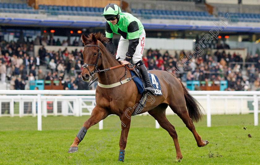 Kotmask-0008 
 KOTMASK (Caoilin Quinn) winner of The Howden Handicap Chase
Ascot 21 Dec 2024 - Pic Steven Cargill / Racingfotos.com