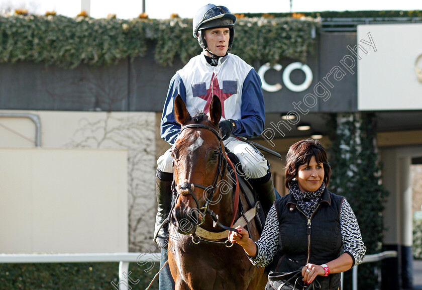 Point-Of-Principle-0005 
 POINT OF PRINCIPLE (Alan Johns) after The Ascot Schools Art Competition Novices Hurdle Ascot 17 Feb 2018 - Pic Steven Cargill / Racingfotos.com