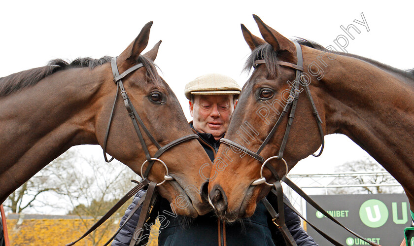 Buveur-D Air-and-My-Tent-Or-Yours-0004 
 BUVEUR D'AIR (left) and MY TENT OR YOURS (right) with Nicky Henderson at his stable in Lambourn 20 Feb 2018 - Pic Steven Cargill / Racingfotos.com