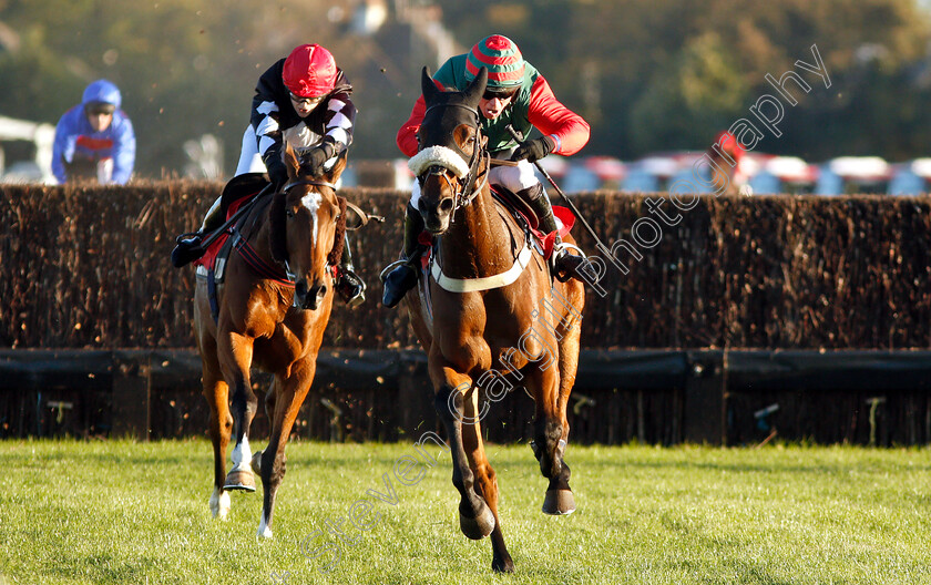 Elkstone-0005 
 ELKSTONE (James Bowen) beats ONE OF US (left) in The Matchbook Casino Handicap Chase
Kempton 21 Oct 2018 - Pic Steven Cargill / Racingfotos.com