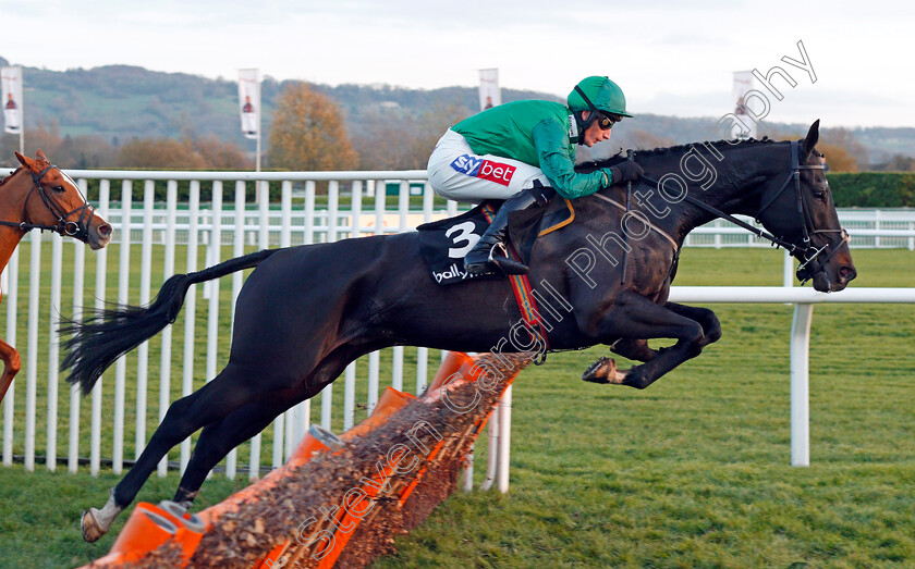 Calett-Mad-0001 
 CALETT MAD (Daryl Jacob) Cheltenham 17 Nov 2017 - Pic Steven Cargill / Racingfotos.com