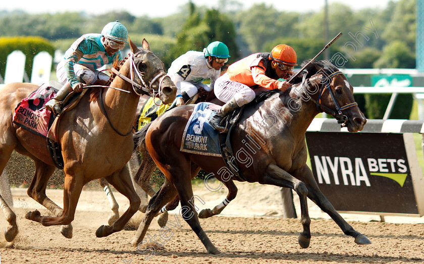 Imperial-Hint-0003 
 IMPERIAL HINT (right, Javier Castellano) beats WHITMORE (left) in The True North Stakes
Belmont Park 8 Jun 2018 - Pic Steven Cargill / Racingfotos.com