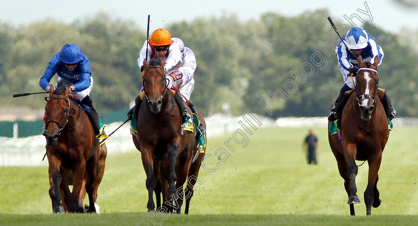 Fox-Chairman-0003 
 FOX CHAIRMAN (right, Silvestre De Sousa) beats PONDUS (2nd left) in The bet365 Steventon Stakes
Newbury 20 Jul 2019 - Pic Steven Cargill / Racingfotos.com