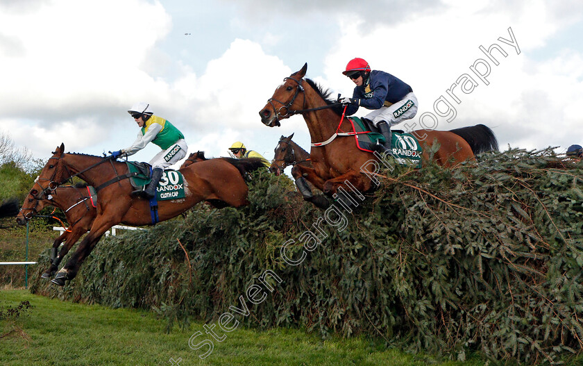 Cloth-Cap-and-Longhouse-Poet-0001 
 CLOTH CAP (left, Tom Scudamore) and LONGHOUSE POET (right, Darragh O'Keeffe)
Aintree 9 Apr 2022 - Pic Steven Cargill / Racingfotos.com