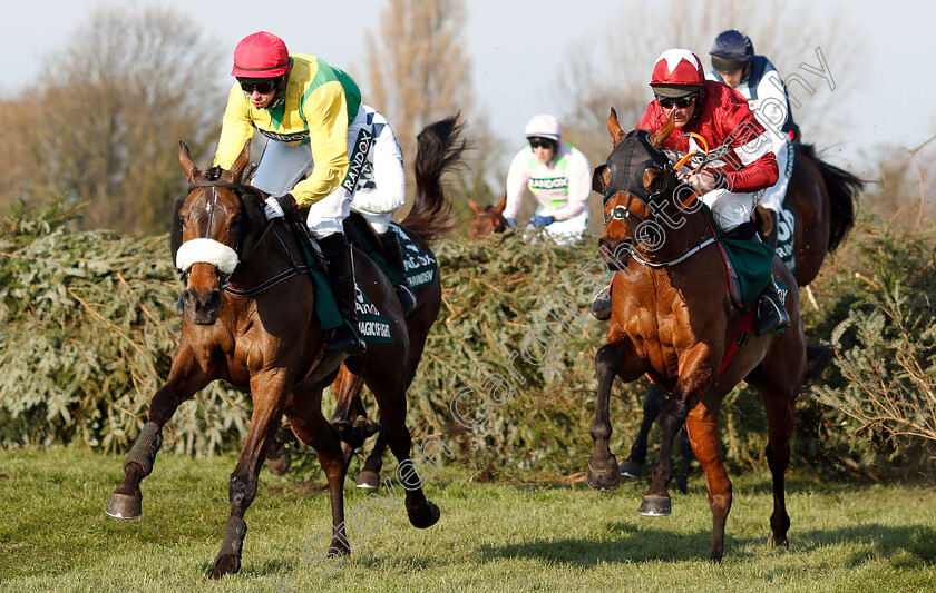 Tiger-Roll-0008 
 TIGER ROLL (right, Davy Russell) beats MAGIC OF LIGHT (left) in The Randox Health Grand National 
Aintree 6 Apr 2019 - Pic Steven Cargill / Racingfotos.com