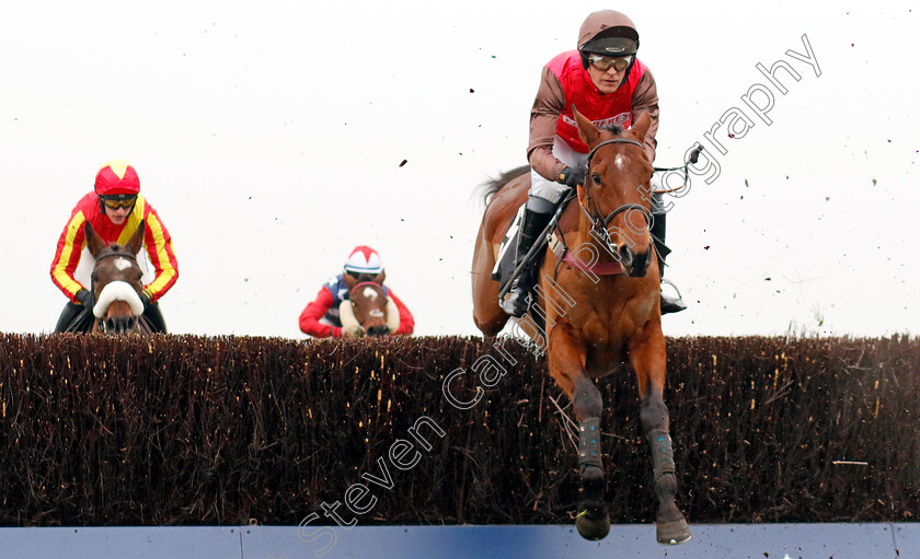 In-d Or-0003 
 IN D'OR (David Maxwell) wins The Betmgm Handicap Chase
Ascot 18 Jan 2025 - Pic Steven Cargill / Racingfotos.com