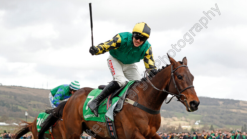 Lisnagar-Oscar-0004 
 LISNAGAR OSCAR (Adam Wedge) wins Paddy Power Stayers Hurdle
Cheltenham 12 Mar 2020 - Pic Steven Cargill / Racingfotos.com