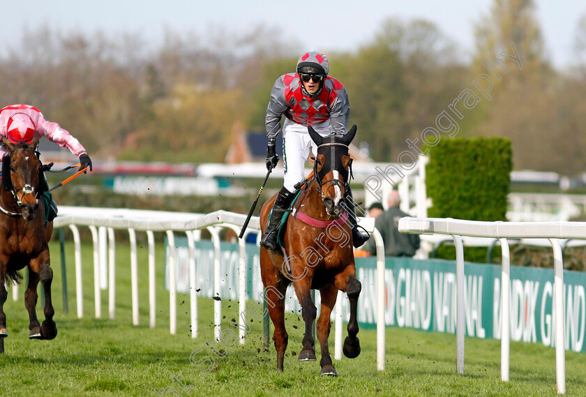 El-Jefe-0002 
 EL JEFE (Ben Smith) wins The Alder Hey Handicap Hurdle
Aintree 12 Apr 2024 - Pic Steven Cargill / Racingfotos.com