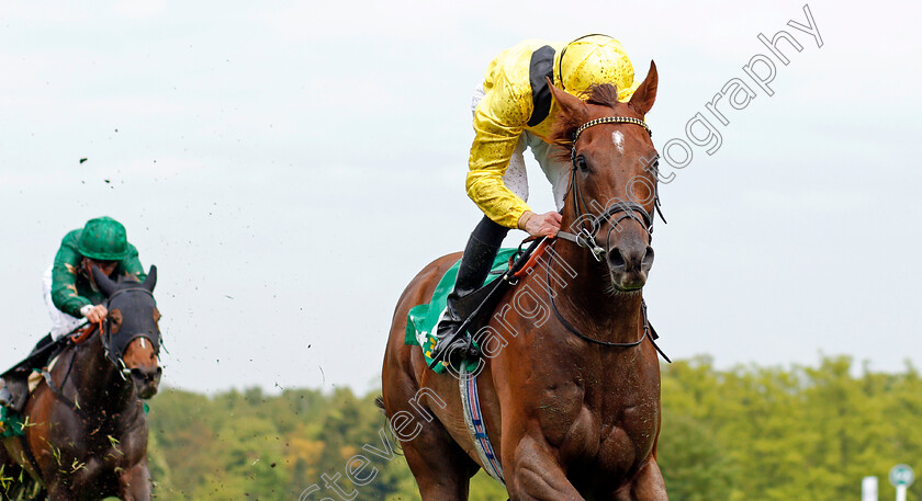 Addeybb-0005 
 ADDEYBB (James Doyle) wins The bet365 Mile Sandown 27 Apr 2018 - Pic Steven Cargill / Racingfotos.com