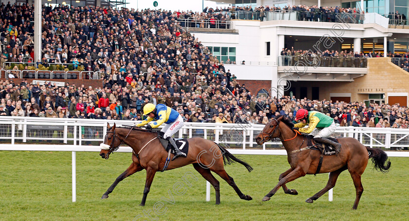 Tikkanbar-0004 
 TIKKANBAR (Noel Fehily) beats AINCHEA (right) in The Ballymore Novices Hurdle Cheltenham 1 Jan 2018 - Pic Steven Cargill / Racingfotos.com