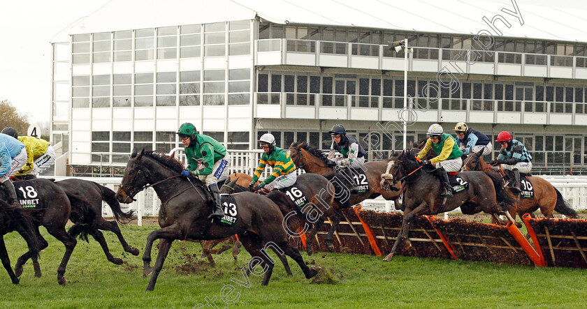 Thinking-0003 
 Runners during The Unibet Greatwood Handicap Hurdle
Cheltenham 15 Nov 2020 - Pic Steven Cargill / Racingfotos.com