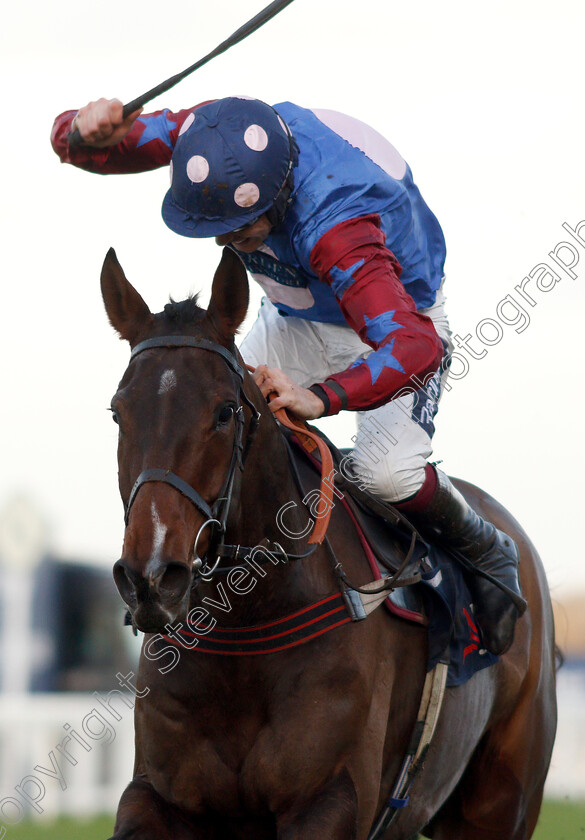 Paisley-Park-0009 
 PAISLEY PARK (Aidan Coleman) wins The JLT Long Walk Hurdle
Ascot 22 Dec 2018 - Pic Steven Cargill / Racingfotos.com