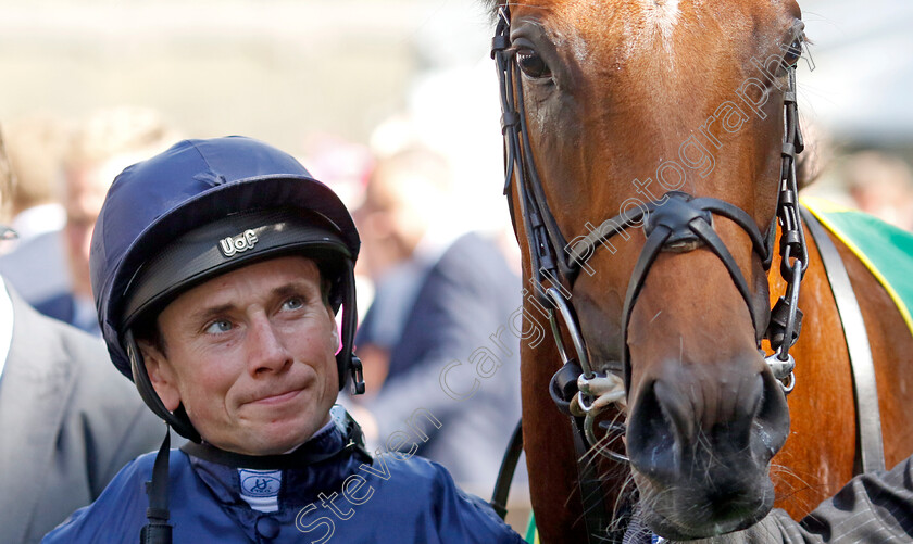 City-Of-Troy-0014 
 Ryan Moore with CITY OF TROY after The bet365 Superlative Stakes
Newmarket 15 Jul 2023 - Pic Steven Cargill / Racingfotos.com