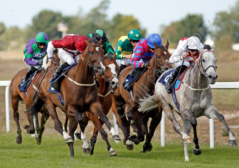 Capla-Huntress-0002 
 CAPLA HUNTRESS (Jack Mitchell) beats FUME (left) in The Watch Free Race Replays On attheraces.com Handicap
Yarmouth 28 Jul 2020 - Pic Steven Cargill / Racingfotos.com