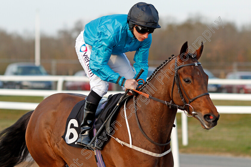 Knight-In-Armour-0001 
 KNIGHT IN ARMOUR (P J McDonald) Chelmsford 6 Apr 2018 - Pic Steven Cargill / Racingfotos.com