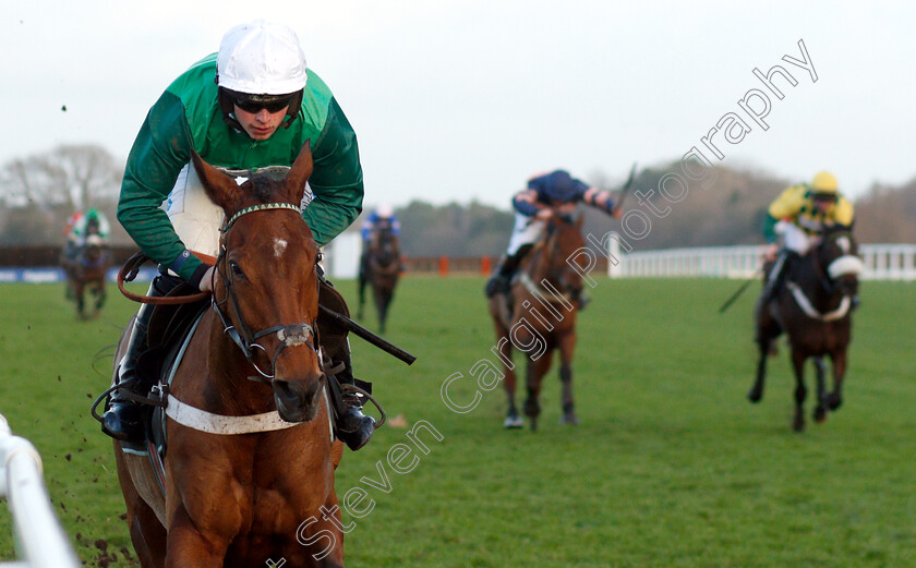 Valtor-0004 
 VALTOR (James Bowen) wins The Garrard Silver Cup Handicap Chase
Ascot 22 Dec 2018 - Pic Steven Cargill / Racingfotos.com