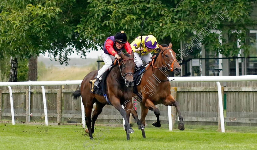 Hard-To-Resist-0004 
 HARD TO RESIST (left, Cieren Fallon) beats BOURGEOISIE (right) in The Turners British EBF Fillies Novice Stakes
Newmarket 5 Aug 2023 - Pic Steven Cargill / Racingfotos.com