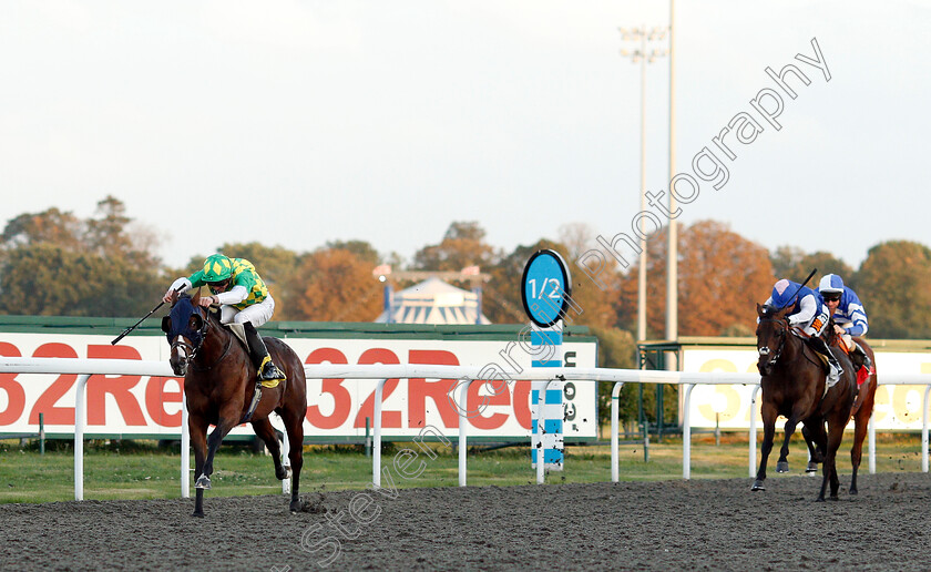 First-Thought-0001 
 FIRST THOUGHT (James Doyle) wins The Bet At racinguk.com Nursery
Kempton 18 Sep 2018 - Pic Steven Cargill / Racingfotos.com