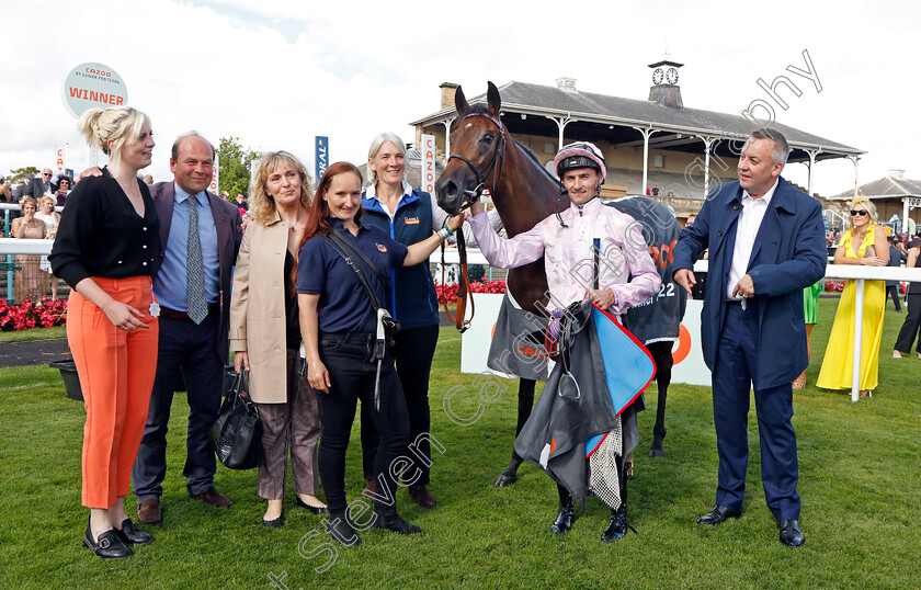 Polly-Pott-0008 
 POLLY POTT (Daniel Tudhope) with Harry Dunlop (2nd left) and owners after The Cazoo May Hill Stakes
Doncaster 8 Sep 2022 - Pic Steven Cargill / Racingfotos.com