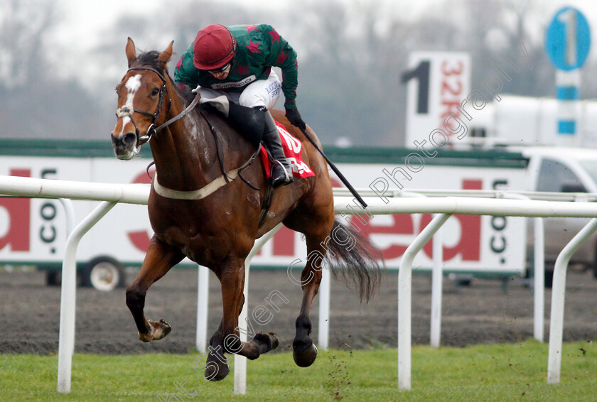 Glen-Forsa-0004 
 GLEN FORSA (Jonathan Burke) wins The 32red.com Novices Handicap Chase
Kempton 26 Dec 2018 - Pic Steven Cargill / Racingfotos.com