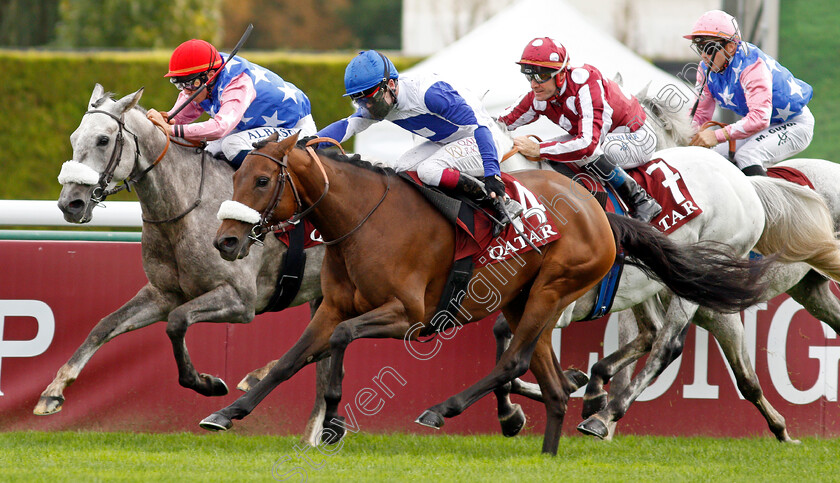 Hoggar-De-L Ardus-0002 
 HOGGAR DE L'ARDUS (left, Michael Barzalona) beats LADY PRINCESS (right) in The Qatar Arabian World Cup
Longchamp 3 Oct 2021 - Pic Steven Cargill / Racingfotos.com